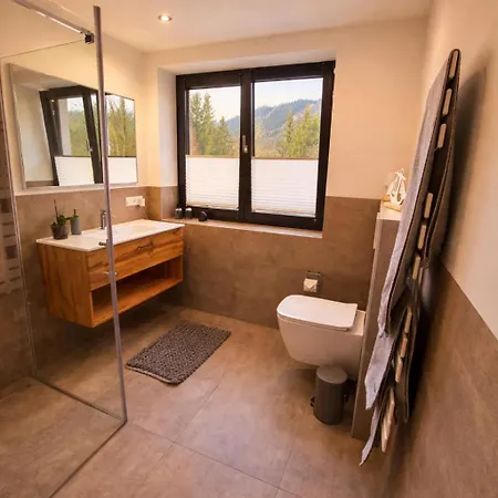 Tante Maridi Lägenhet *